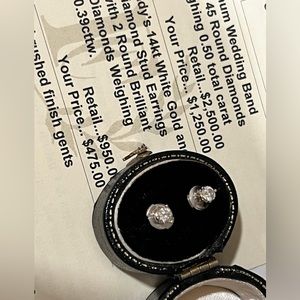 14k white gold & diamond stud with 2 round brilliant diamonds